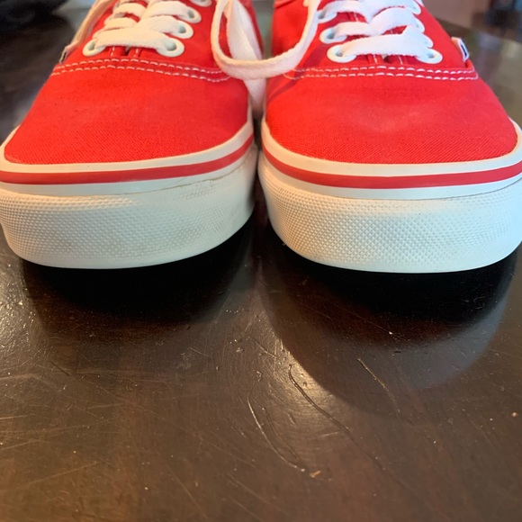 Red Van Authentic - Picture 7 of 11